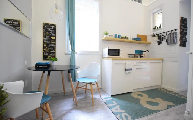 Standard Apartment by Hi5 - Fejer Gyorgy St