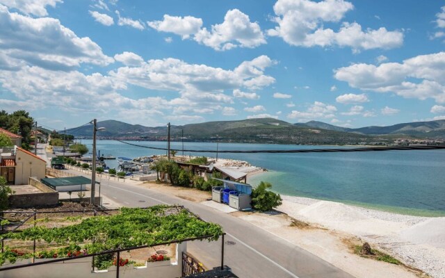 Luxurious Holiday Home in Arbanija with Hot Tub