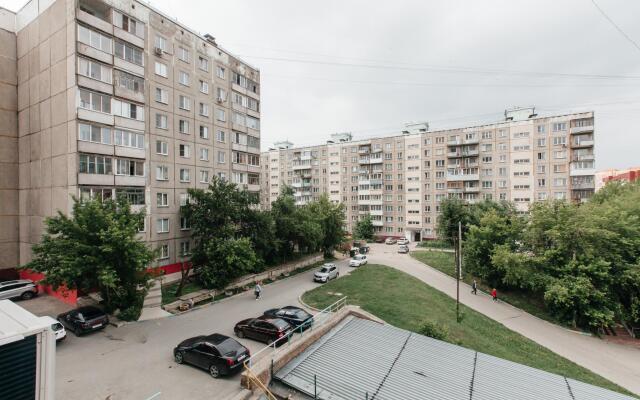 Yousinn (Юсинн) на улице Бориса Богаткова 213