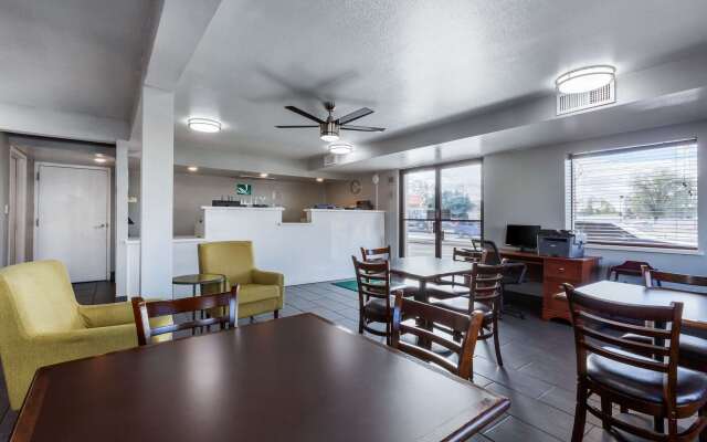 Quality Inn & Suites near Downtown Mesa