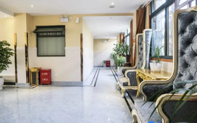 Yi Long Hua Chen Impress Business Hotel