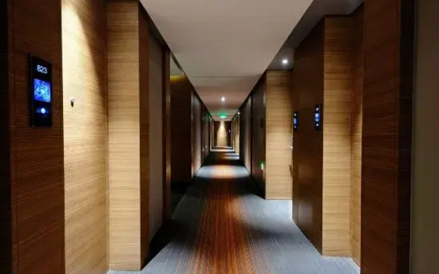 Lingzhi Hotel Duyun