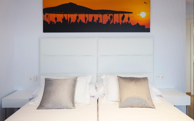 Отель AxelBeach Ibiza Spa & Beach Club - Adults Only Hotel