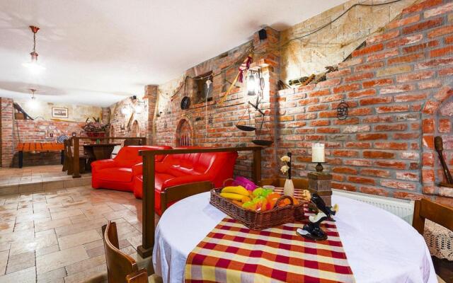 Holiday house Jucinovi Dvori, Starigrad Paklenica with pool