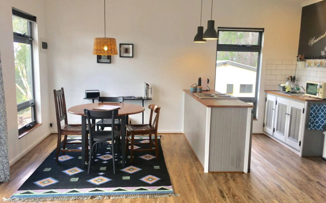 Karawatha Cottages B&B