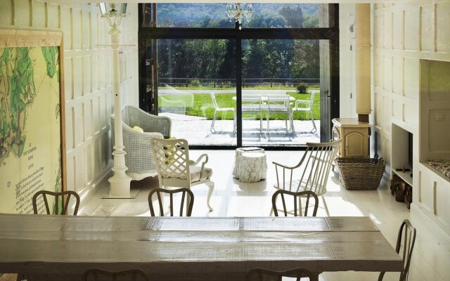 Domaine De L'Ardoisiere