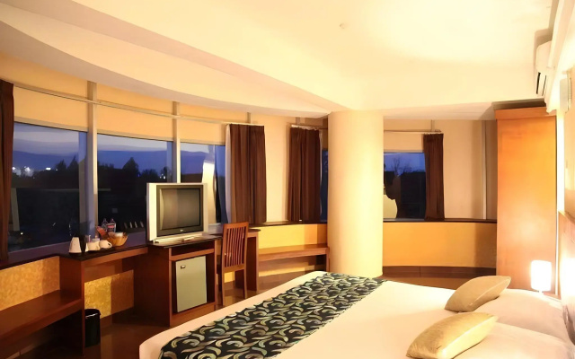 Hotel Oval Surabaya