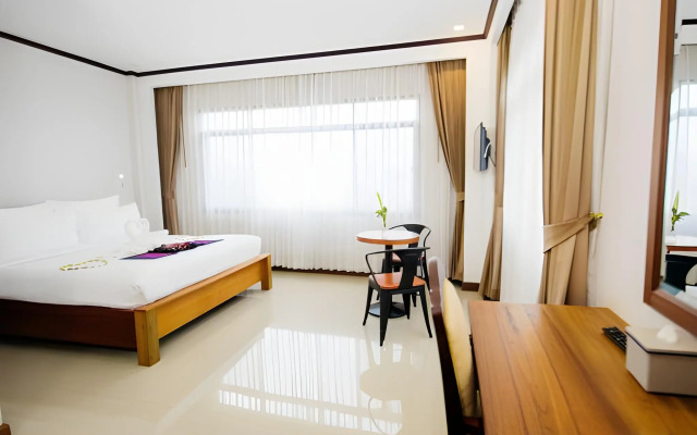 Sisombat Plaza Hotel