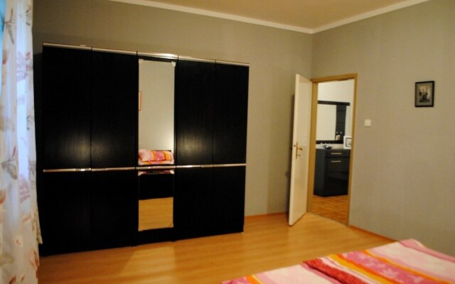 Apartments Debelić 3128