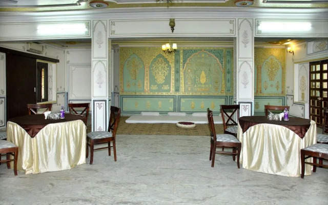 Oyo 15214 Mahal Rajwada Resort