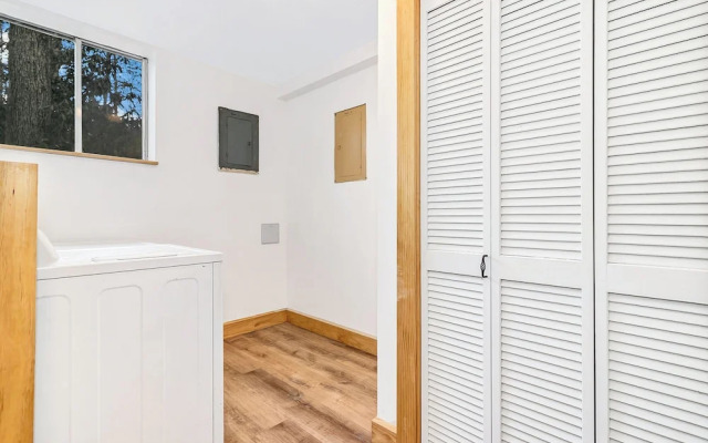 Black Mountain Treehouse