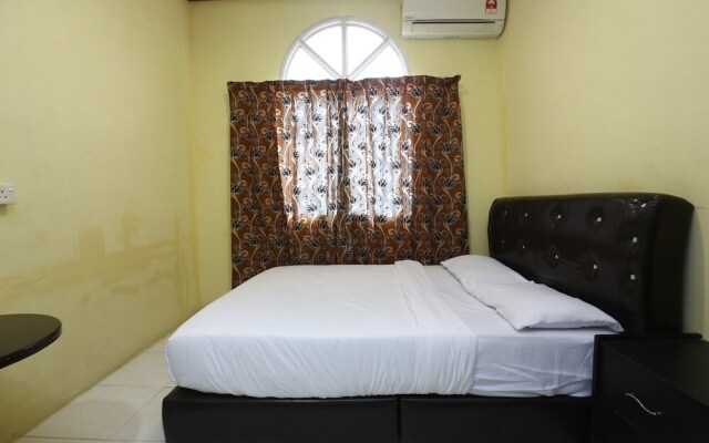 Raz Hotel by OYO Rooms