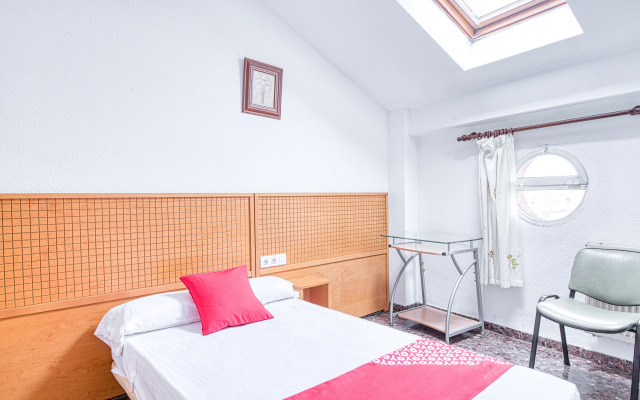 OYO Hostal Nova Picanya