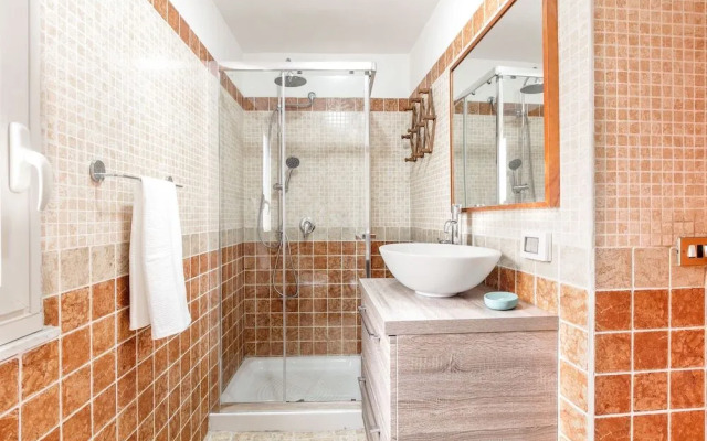 Maqueda Balcony Apartment