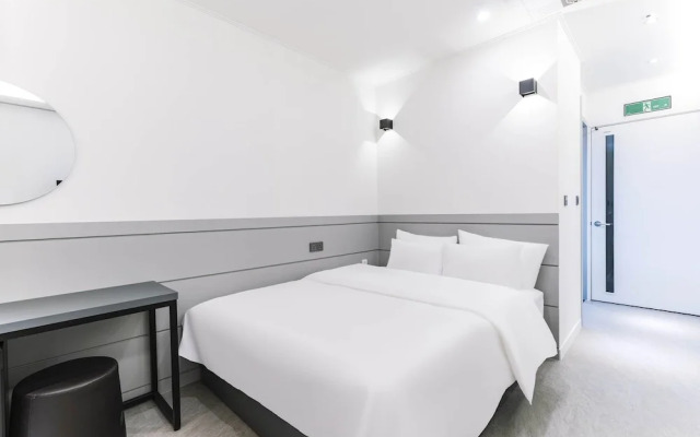 Pyeongtaek Godeok Richstay Hotel