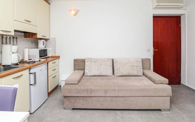 Awesome Apartment in Tu?epi With Wifi
