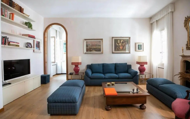 Classy Spacious Apartment Close To St.Mark Square (Adults Only)
