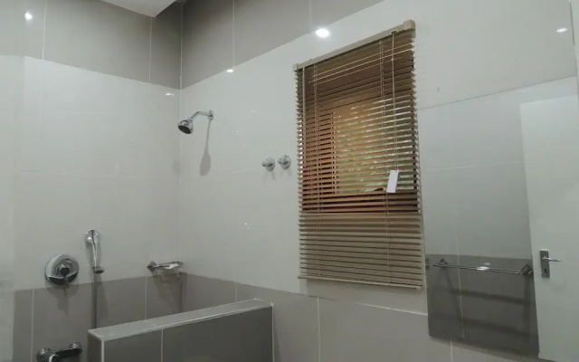 4040 Accomodation