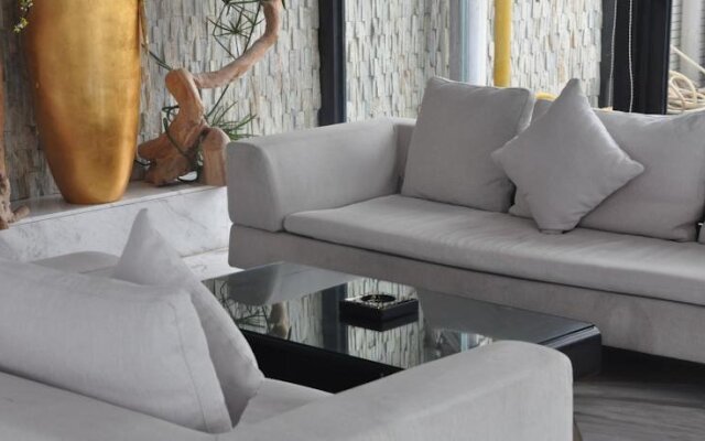 Zhuhai Yinzuo Jingpin Hotel