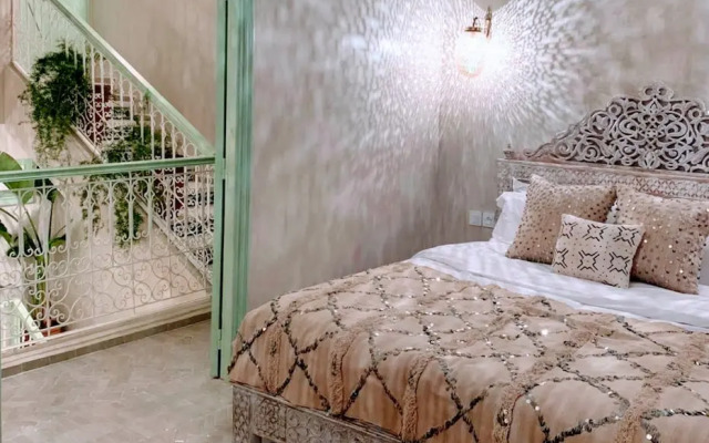 Riad with Outdoor Swimming Pools