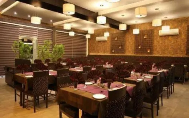 Hotel The Grand Daksh Somnath