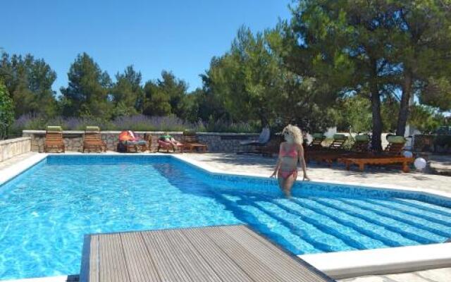 Rooms Camp Marina