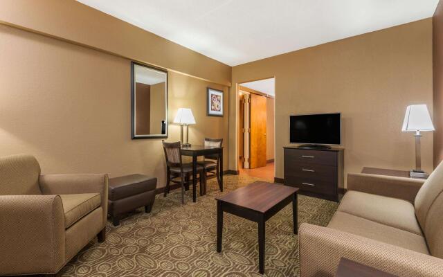 Ramada Hotel & Conference Center by Wyndham Paintsville