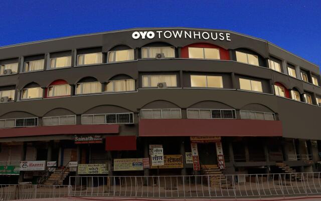 OYO Townhouse 135 Gandhi Hall