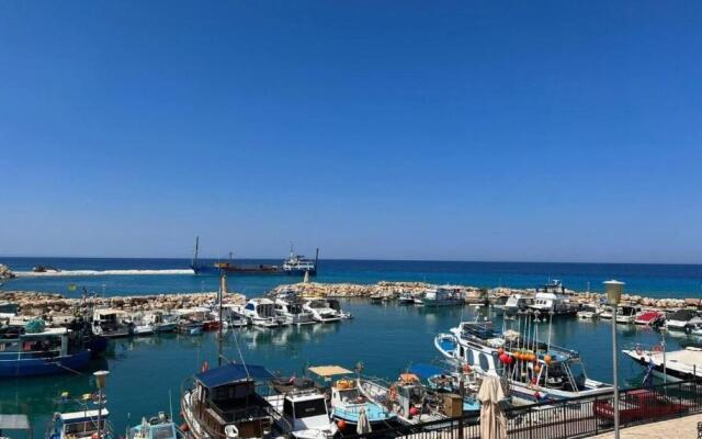 3bdr villa-pool/700m from a blue flag beach!
