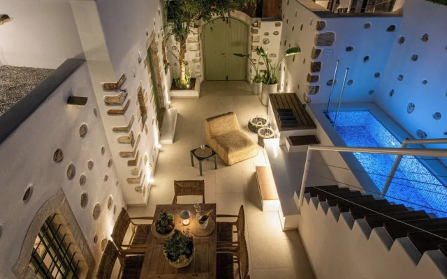 Mint Villa by Checkin