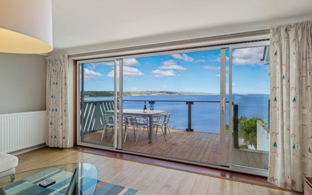 Cystanog Fach - Spectacular Sea Views Balcony and Terrace Parking