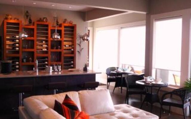 Hilltop Escape Bed & Breakfast