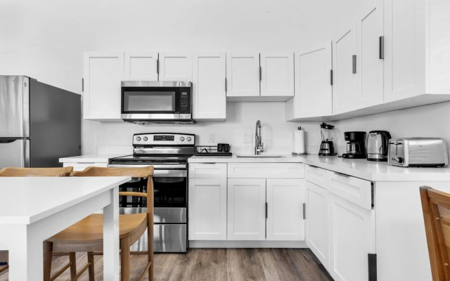 Stylish & Modern 4BD Home