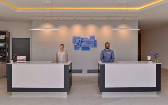 Holiday Inn Express & Suites San Diego - Mission Valley by IHG