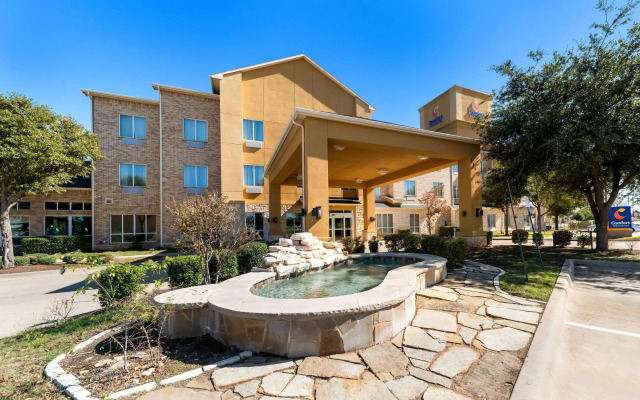 Comfort Inn & Suites Near Lake Lewisville