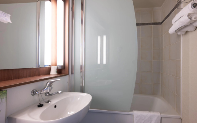 Campanile NATURE - Paris Ouest Gennevilliers Port