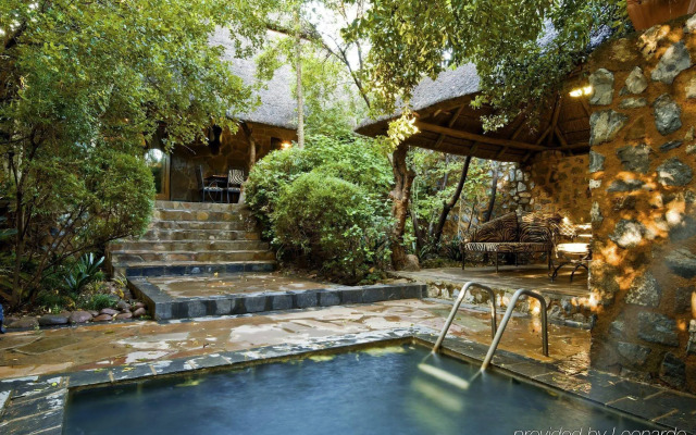 Misty Hills Country Hotel