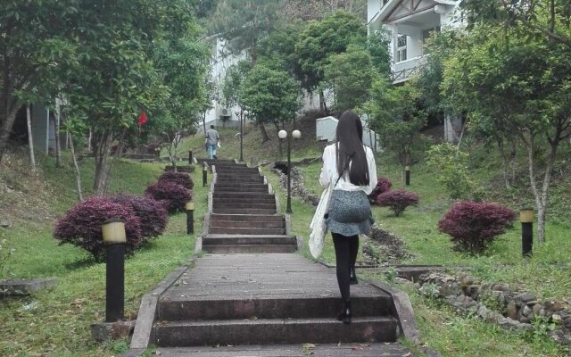 Golden Sun Star Holiday Hotel