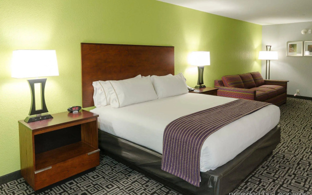 Holiday Inn Express Hickory-Hickory Mart by IHG