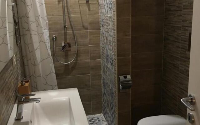 Verrazzano 37 Guest House