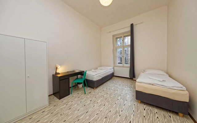 Apartment Manesova 4