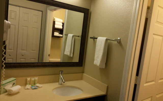 Staybridge Suites Chicago-Oakbrook Terrace by IHG