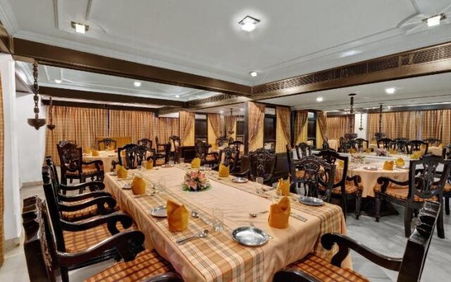 SRM Hotel Maraimalai Nagar