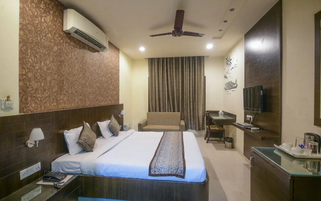 Fabhotel Kamla Regency