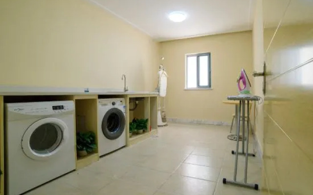Yingdong Motel