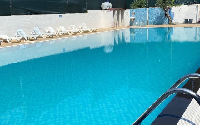 Yalim Hotel