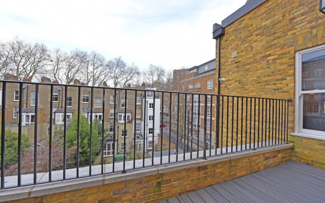 Stylish & Spacious Deluxe Apartments near Victoria Station