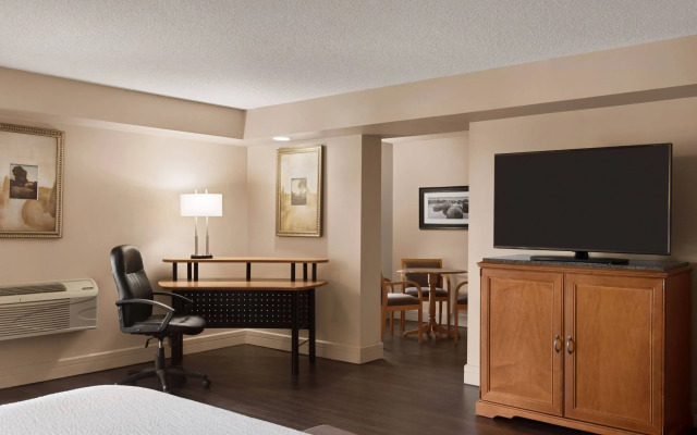 Baymont Inn by Wyndham Farmington