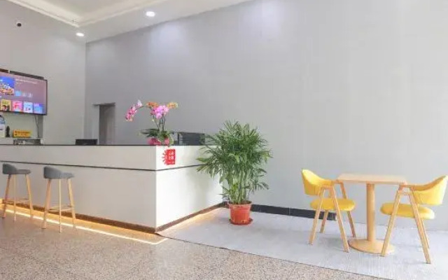 Yunduo Apartment (Foshan Zumiao Zhangye Culture Square)