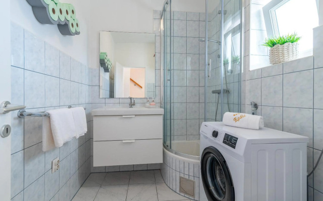 Apartment Radić-perfect location for summer activities